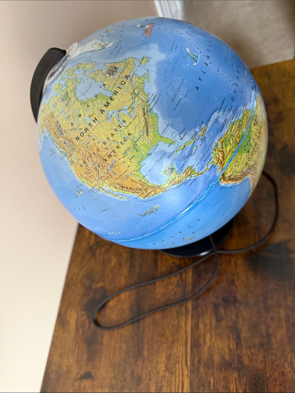 National Geographic Blue and Yellow Educational World Globe - Picture 3 of 3